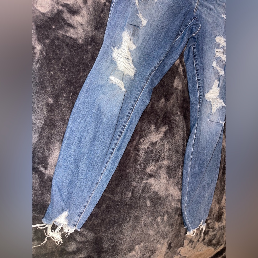 TORRID 22T distressed super soft high rise jegging - Picture 3 of 8